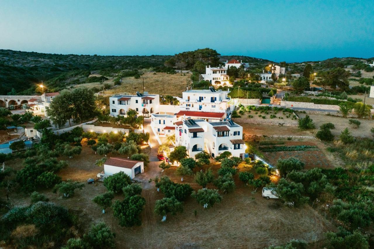 Theofilos Appartements Livadi  ภายนอก รูปภาพ