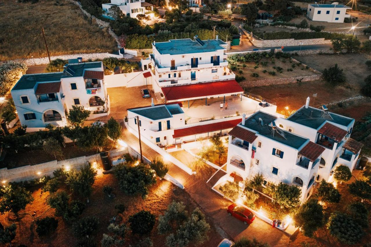 Theofilos Appartements Livadi  ภายนอก รูปภาพ