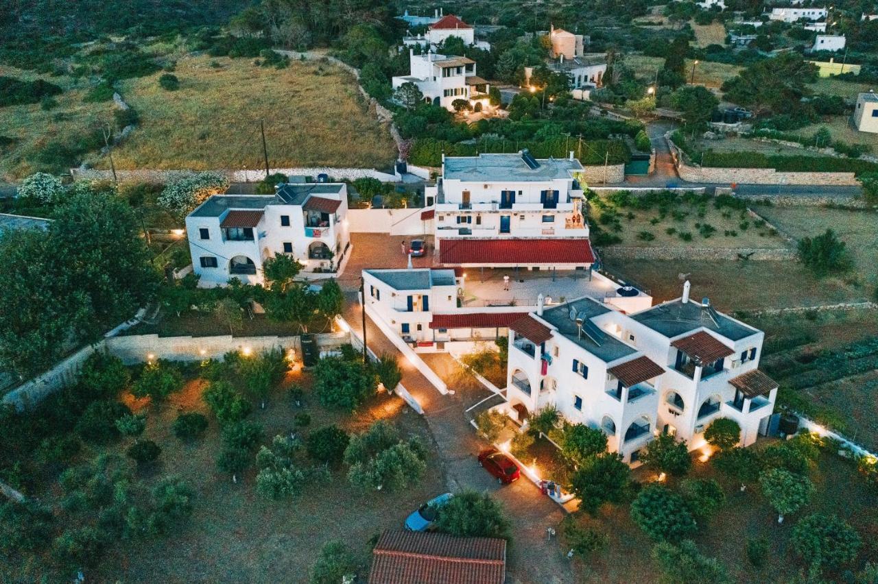 Theofilos Appartements Livadi  ภายนอก รูปภาพ