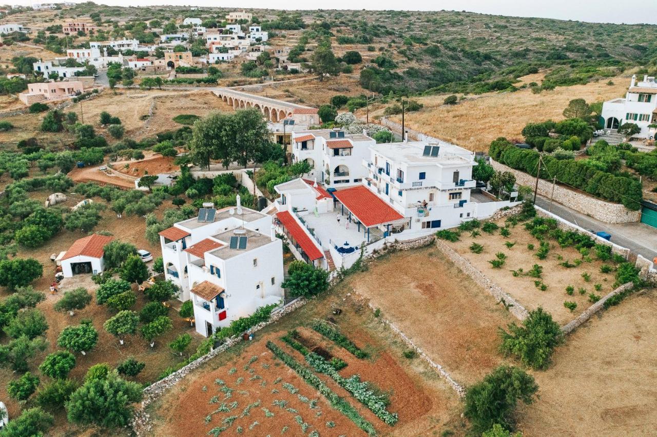 Theofilos Appartements Livadi  ภายนอก รูปภาพ