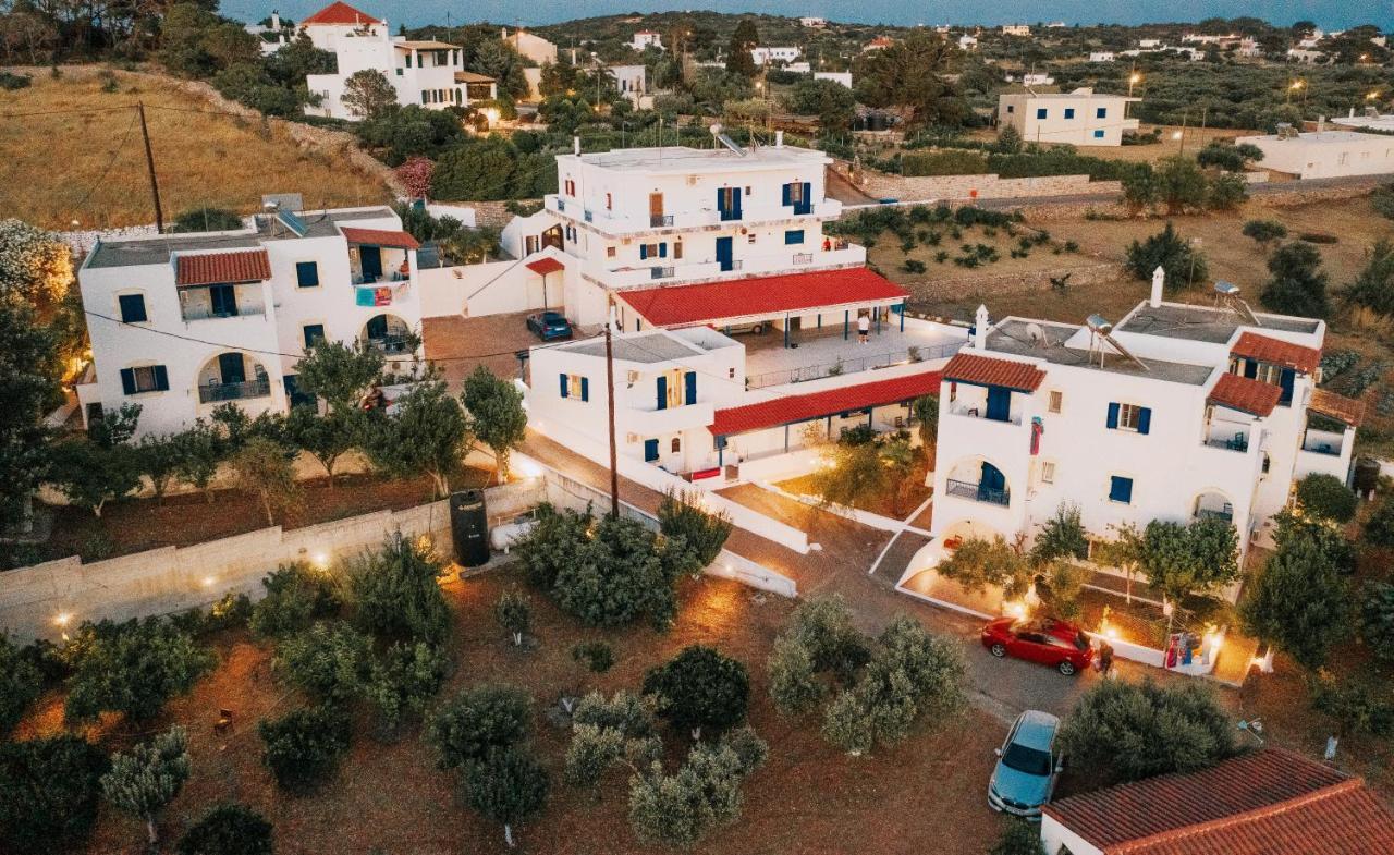 Theofilos Appartements Livadi  ภายนอก รูปภาพ
