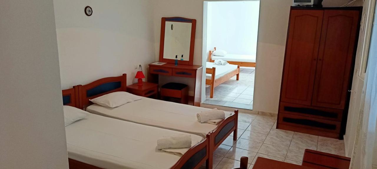Theofilos Appartements Livadi  ภายนอก รูปภาพ