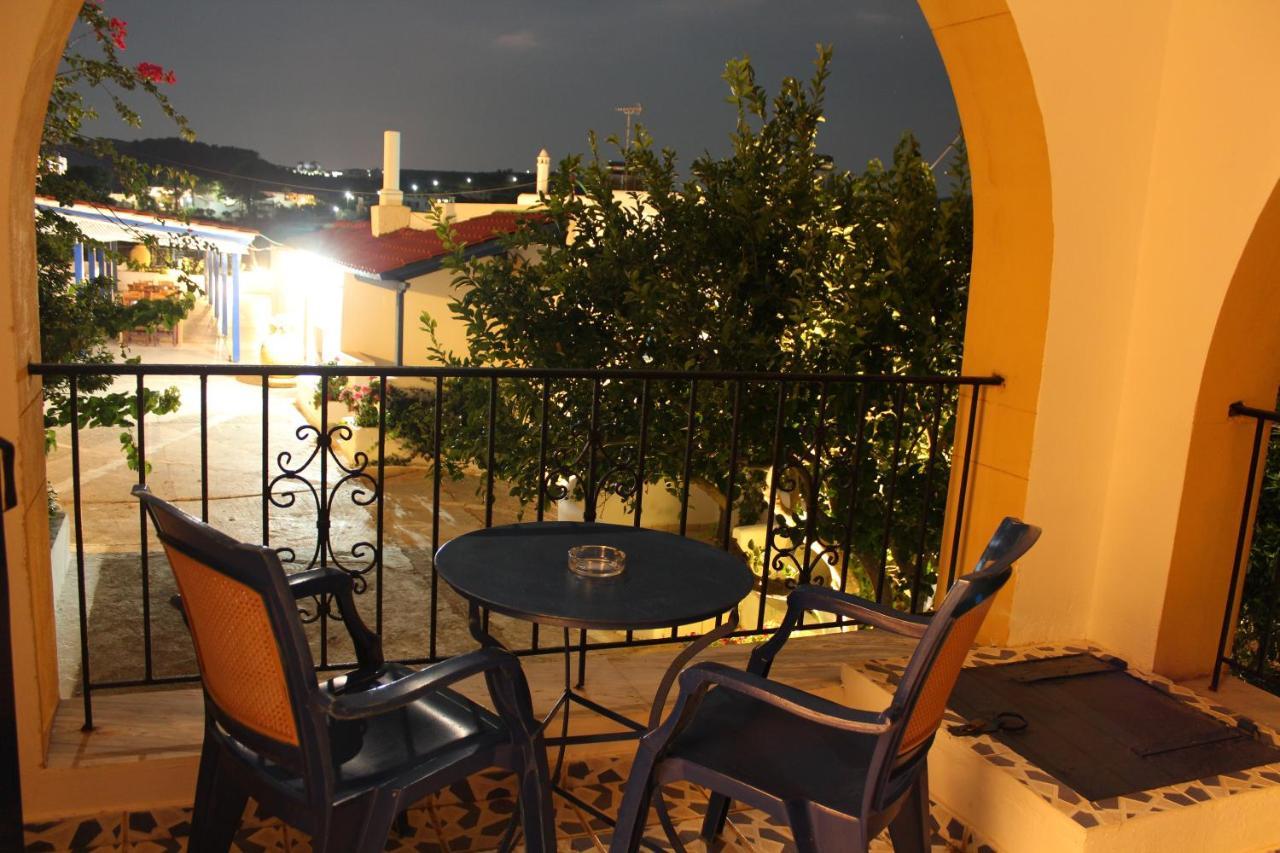 Theofilos Appartements Livadi  ภายนอก รูปภาพ